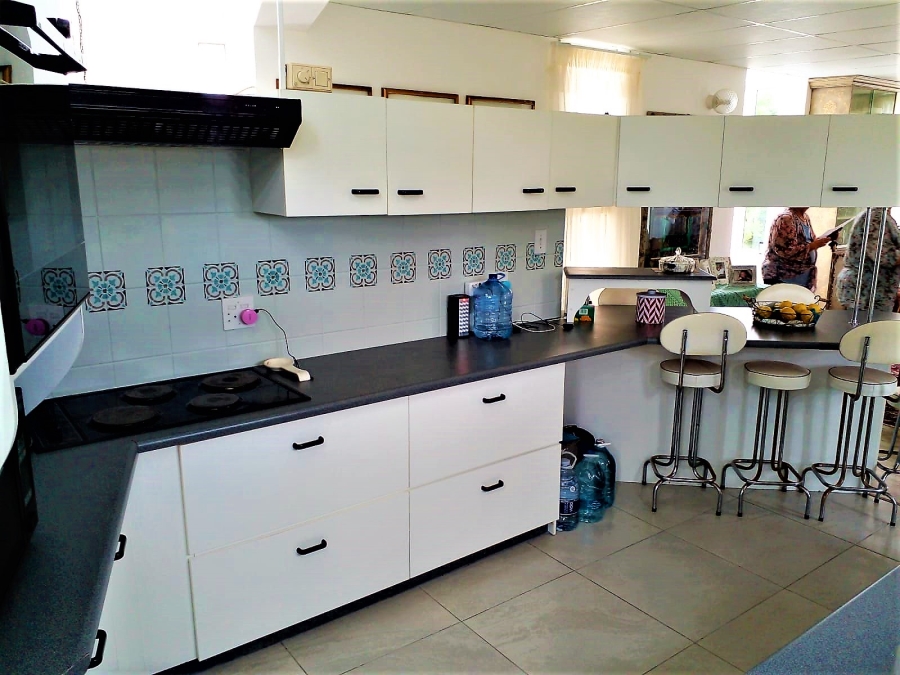 3 Bedroom Property for Sale in Wavecrest Eastern Cape